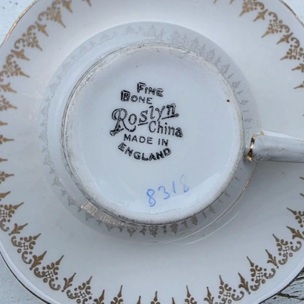 Vintage Roslyn‎ Fine Bone China Tea Cup Saucer Set Blue Gold Gilt England